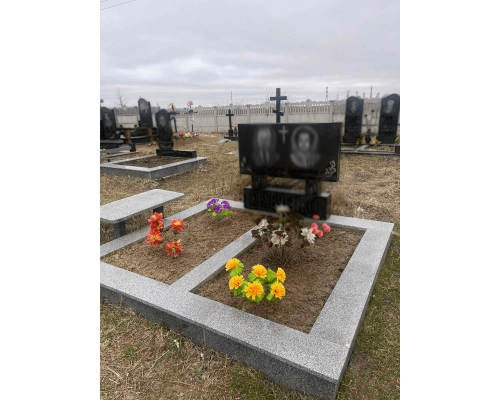Подвійний пам'ятник 102 Подвійний пам'ятник 102