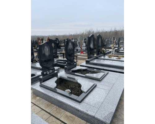 Двойной памятник 99