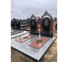 Двойной памятник 13