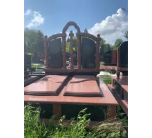 Двойной памятник 15