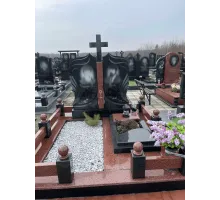 Двойной памятник 17