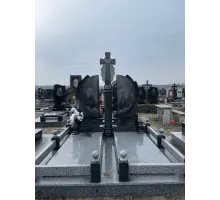 Двойной памятник 58